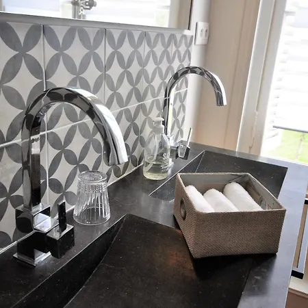 Domaine De La Cressonniere Saint-Martin-de-Bienfaite-la-Cressonniere