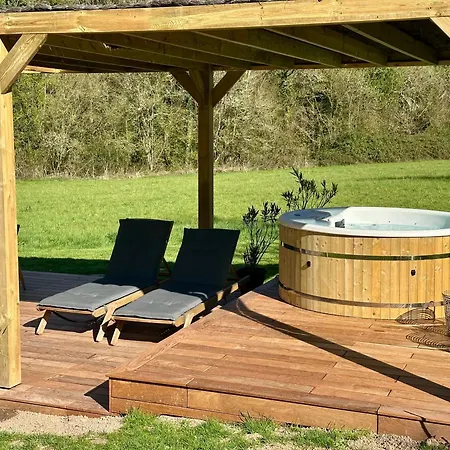 Domaine De La Cressonniere Saint-Martin-de-Bienfaite-la-Cressonniere