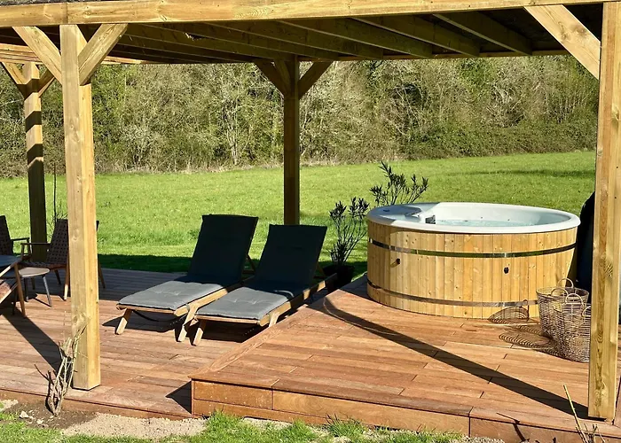 Domaine De La Cressonniere Saint-Martin-de-Bienfaite-la-Cressonniere